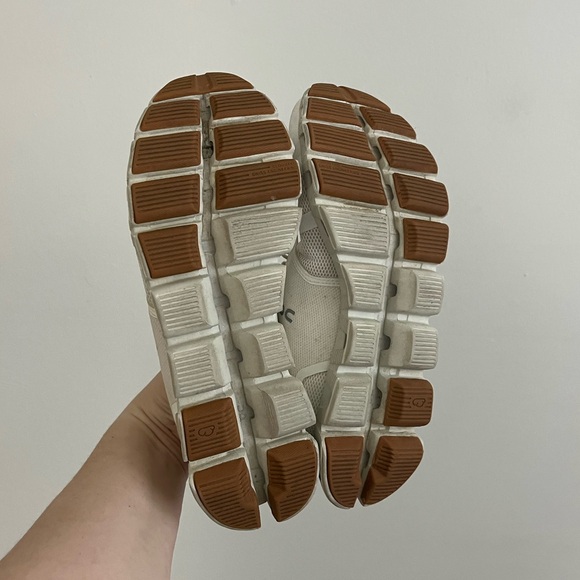 On Cloud Womens Tennis Shoes size 10 - Picture 3 of 7